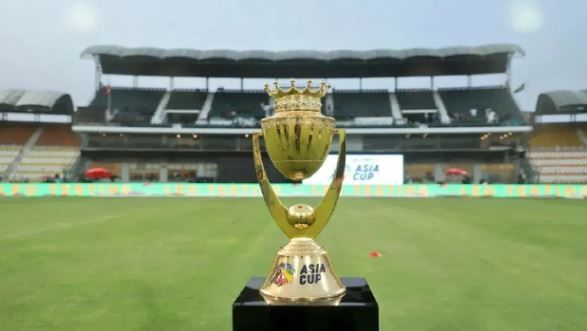 भारत मात्र ही अट मान्य करण्याची शक्यता कमी आहे. त्यामुळे आता बीसीसीआयकडे ही ट्रॉफी परत मिळवण्यासाठी दोन पर्याय आहेत. यातील पहिला पर्याय म्हणजे BCCI नियमानुसार ACC कडे किंवा ICC कडे तक्रार करू शकतो. रितसर तक्रार करून भारत ही ट्रॉफी आल्याकडे घेऊ शकतो. 