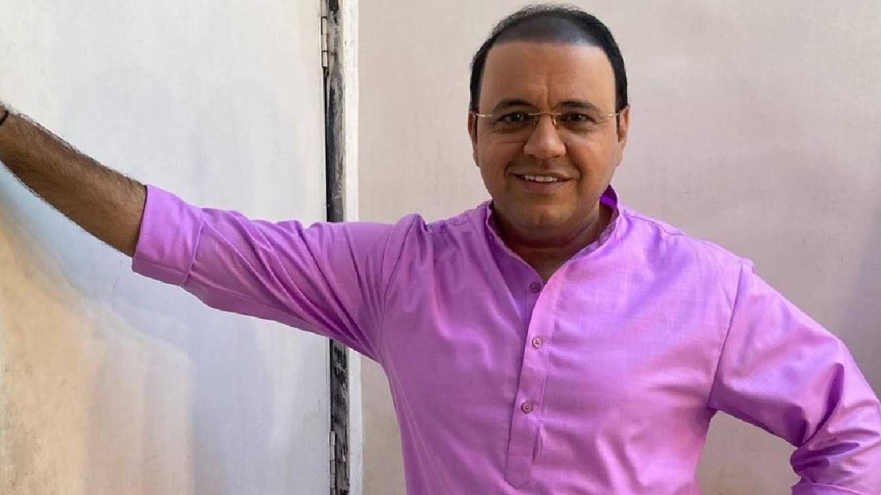 मंदार चांदवाडकर - मंदार चांदवडकर हा 'तारक मेहता का उल्टा चष्मा' या मालिकेतील एक आधारस्तंभ आहे. आत्माराम तुकाराम भिडे ही त्याची व्यक्तिरेखा लोकांना खूप आवडते. तो केवळ गोकुळधाम सोसायटीचा 'एकमेव सचिव' नाही तर 40 कोटींपेक्षा जास्त संपत्ती असलेला तो या मालिकेतील तिसरा अभिनेता आहे.रिपोर्ट्सनुसार, त्याचे नेटवर्थ 42 कोटी रुपये आहे.