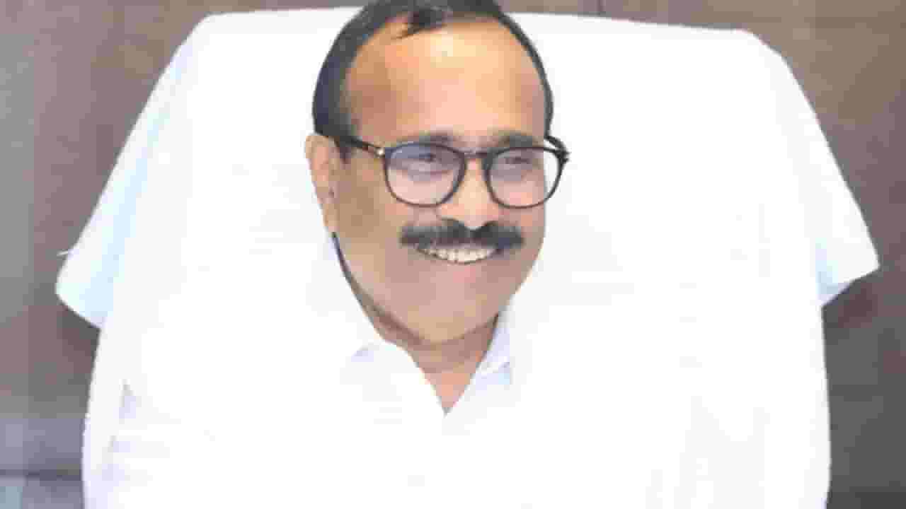 समाजाची समजूत काढण्याची जबाबदारी मंत्री अतुल सावेंवर! समाजाची समजूत काढण्याची जबाबदारी मंत्री अतुल सावेंवर!