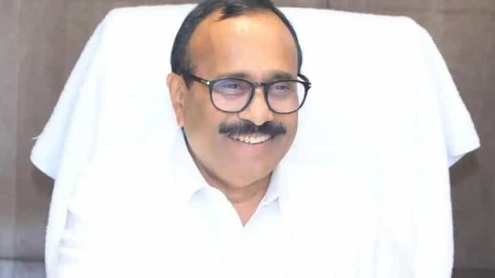 समाजाची समजूत काढण्याची जबाबदारी मंत्री अतुल सावेंवर! समाजाची समजूत काढण्याची जबाबदारी मंत्री अतुल सावेंवर!