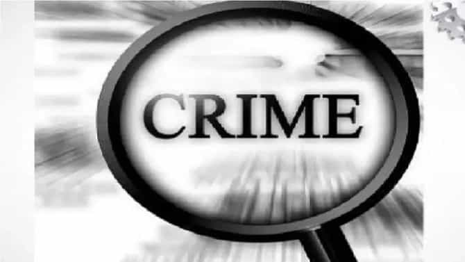 न्यायालयाच्या परिसरातच 4 कैद्यांचा पोलिसांवर हल्ला, कल्याण हादरलं