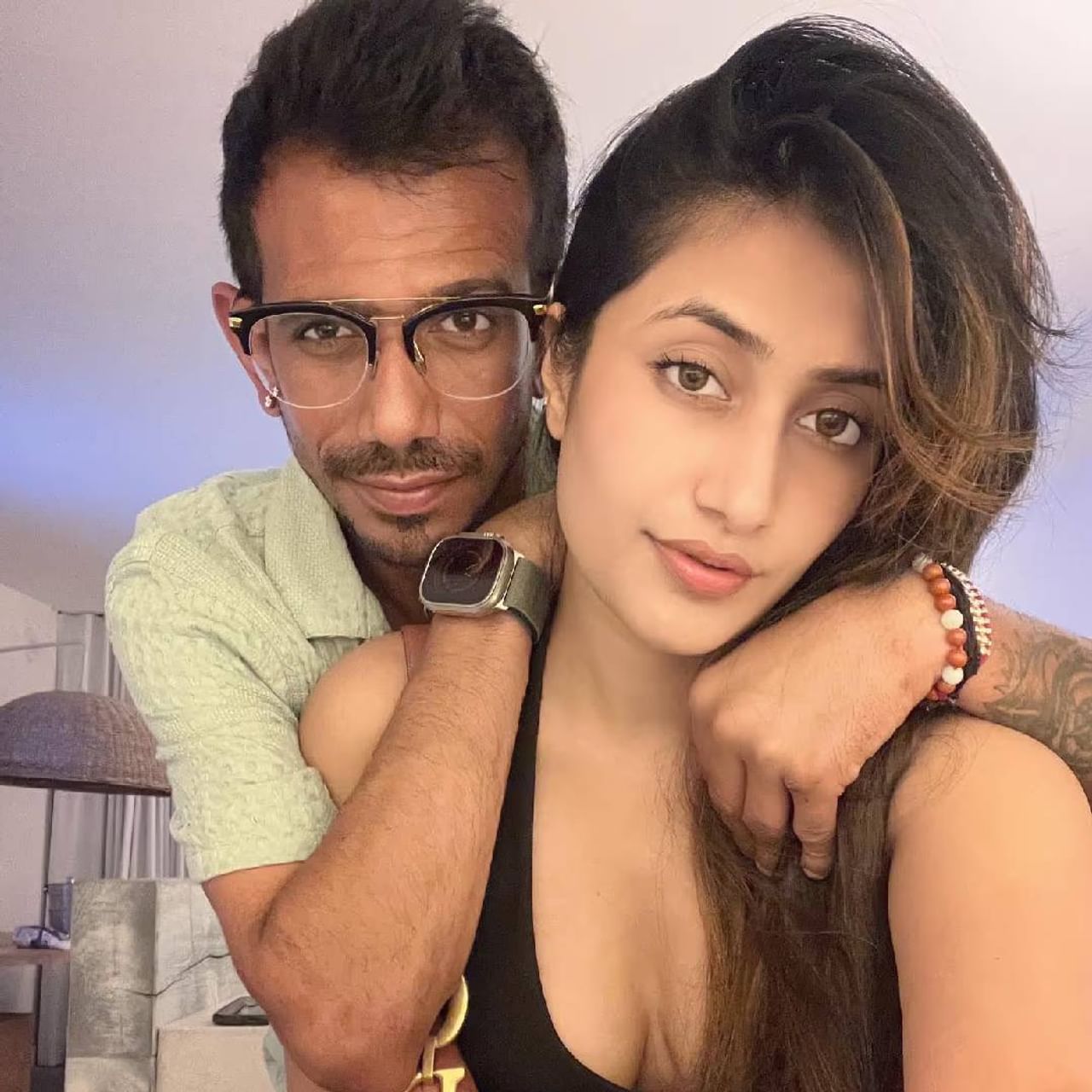 युजवेंद्र चहल आणि धनश्री वर्मा लग्नामुळे जितके चर्चेत राहिले, तितकं त्यांच्या घटस्फोटाबद्दल बोललं गेलं. 2020 मध्ये त्यांचं लग्न झालं. 2025 साली ते वेगळे झाले. सध्या धनश्री रियलिटी शो राइज अँड फॉलमध्ये दिसतय. शो मध्ये अनेकदा ती चहलसोबतचे बिघडलेले संबंध आणि घटस्फोटावर बोललीय. 