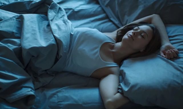 सर्वप्रथम तुम्हाला आजारी असल्याचे स्वप्न नेहमी पडत असेल तर तुम्ही तुमच्या आरोग्याच्या बाबतीत चिंतेत आहात, असा त्याचा अर्थ निघू शकतो. तुम्ही एखाद्या मानसिक थकव्यातून जात आहात, असाही तर्क काढला जाऊ शकतो. 