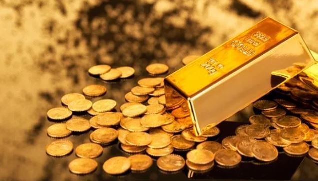 तर चांदीचा दर जीएसटीसह 1 लाख 48 हजार 600 रुपयांवर पोहचला आहे. चांदीसोबतच सोन्याच्या दरातदेखील 400 रुपयांनी वाढ झाली आहे.  सोन्याचा दर जीएसटी सह 1 लाख 17 हजार 600 रुपयांवर पोहोचला आहे. 