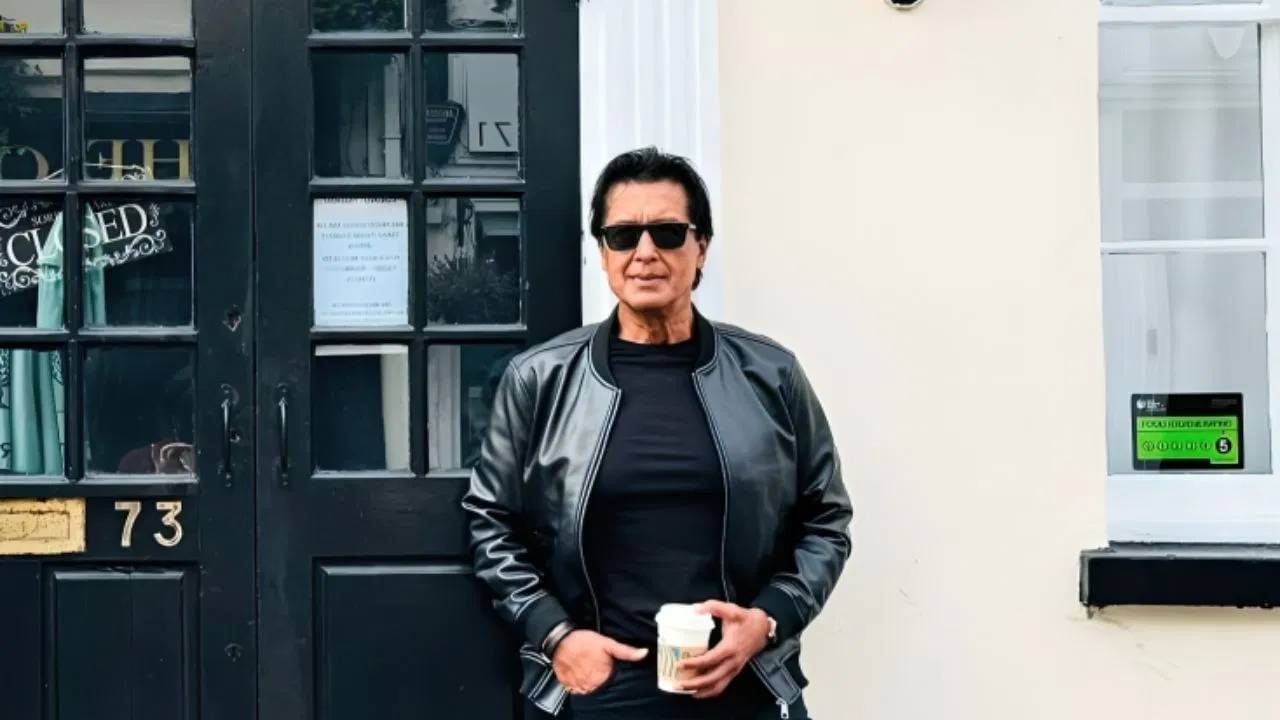 राजेश यांचे वडील चुड़ा बहादुर हमाल एक प्रमुख डिप्लोमॅट होते. नेपाळचे पाकिस्तानातील राजदूत म्हणून त्यांनी काम केलय. राजेश यांना नेपाळी सिनेमाच महानायक म्हटलं जातं. हमाल यांच्या करिअरची 1991 साली सुरुवात झाली. 1990 आणि 2000 च्या दशकात नेपाळमध्ये त्यांना भरपूर प्रसिद्धी मिळाली.  