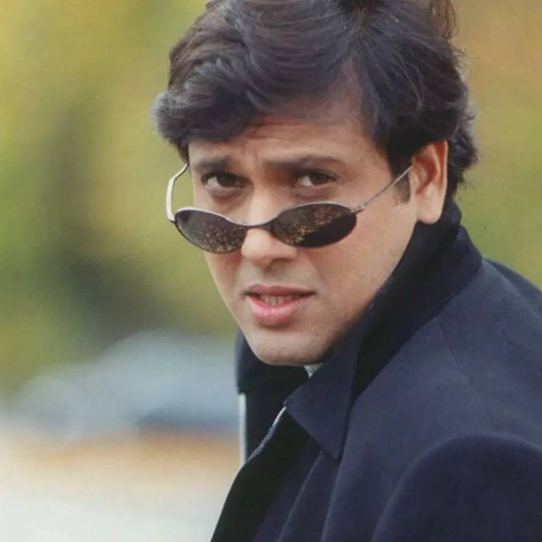 गोविंदाला रोहनपासून खूप असुरक्षित वाटायचं असं पहलाज निहलानी यांनी सांगितलं.रोहन सेटवर कारने यायचा. तेच गोविंदा रिक्षाने. त्यामुळे गोविंदाला खूप वेगळं वाटायचं. 