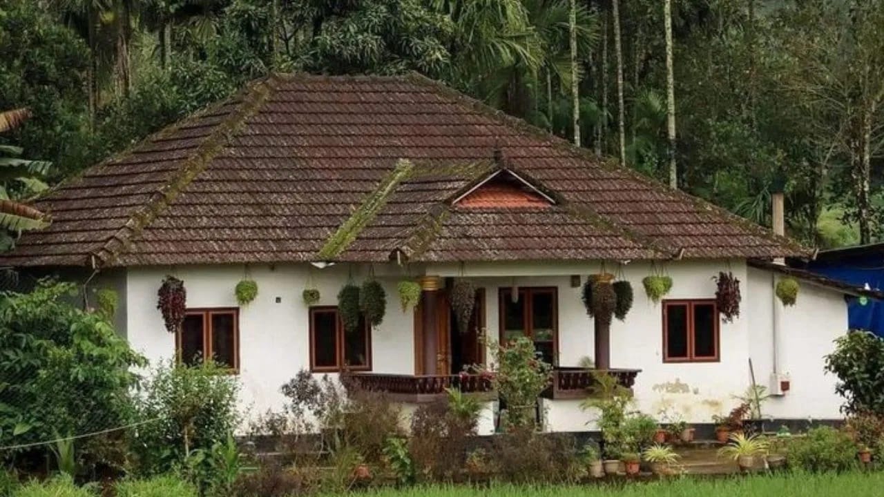 प्लॉटचा आकार समोरून खूप अरुंद आणि मागे खूप रुंद आहे आणि उजव्या आणि डाव्या बाजूला धनुष्याच्या आकाराचा आहे. अशा प्लॉटवर बांधलेल्या घरांमध्ये राहणारे लोक त्वचारोग आणि कुष्ठरोगाने ग्रस्त असल्याचे दिसून आले आहे. त्यामुळे वास्तुशास्त्राच्या नियमांनुसार असे प्लॉट देखील चांगले नाहीत.