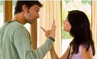 कलियुगातील इमानदार नवरा...भलत्याच बाईसोबत रात्रभर हॉटेलमध्ये थांबला...सकाळी येऊन बायकोला म्हणाला..