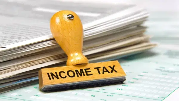 ITR Refund : आयटीआर भरला पण रिफंड मिळाला नाही? या 6 कारणांमुळे अडकले असतील पैसे