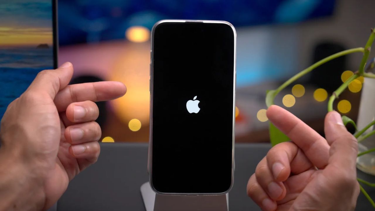 तुमचा आयफोन जुना झाला असेल आणि तुम्हाला त्याची बॅटरी कधी बदलावी लागेल हे तपासायचे असेल, तर Apple ने यासाठी एक सोपा मार्ग दिला आहे.