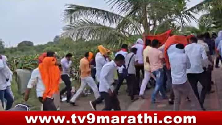 मनोज जरांगेंच्या बैठकीत घडलं अघटित, अन् ... मनोज जरांगेंच्या बैठकीत घडलं अघटित, अन् ...