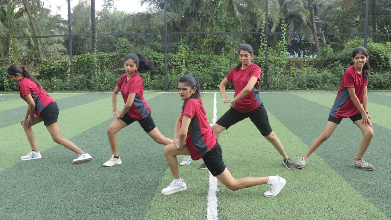 या विशेष भागात टीम कमळी (विजया बाबर) आणि टीम अनिका (केतकी कुलकर्णी) यांच्यातील थरारक सामना प्रेक्षकांना पाहायला मिळणार आहे. या ऐतिहासिक क्षणाबद्दल कमळीची भूमिका साकारणारी अभिनेत्री विजया बाबरने आनंद व्यक्त केला आहे. 
