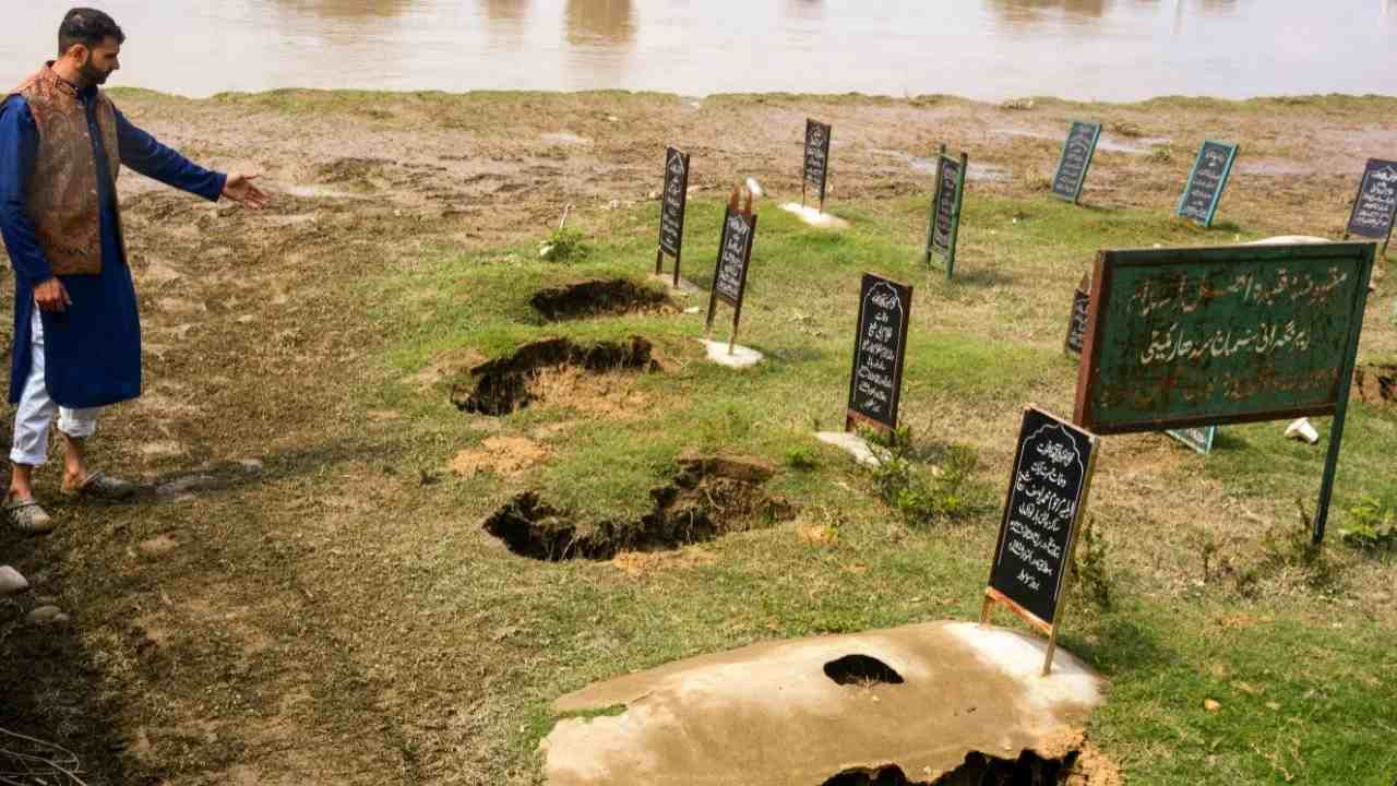 काश्मीरमधील त्या 4,056 कबरींचं रहस्य अखेर उलगडलं; वाचून घाम फुटेल