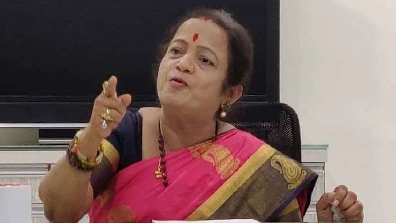 म्हशी, कोंबड्या, बोकडं यांचं नेहमीचंच आहे! पेडणेकरांचा टोला म्हशी, कोंबड्या, बोकडं यांचं नेहमीचंच आहे! पेडणेकरांचा टोला