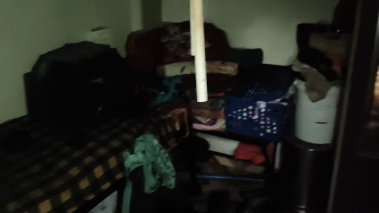 त्यांच्यासह त्यांचे वडील ६० वर्षीय अनंत भोजने, मुलगा प्रज्वल भोजने (५) आणि इतर दोन व्यक्ती गंभीर जखमी झाल्या होत्या. त्यांना तातडीने रुग्णालयात दाखल करण्यात आले.
या घटनेच्या काही दिवसांनी उपचारादरम्यान अनंत भोजने यांचाही दुर्दैवी अंत झाला.