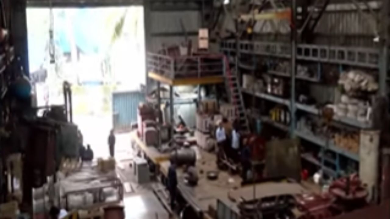 लालबागच्या राजाचा तराफा 'मेड इन ठाणे'? थेट निर्मात्यांनीच सांगितलं सत्य