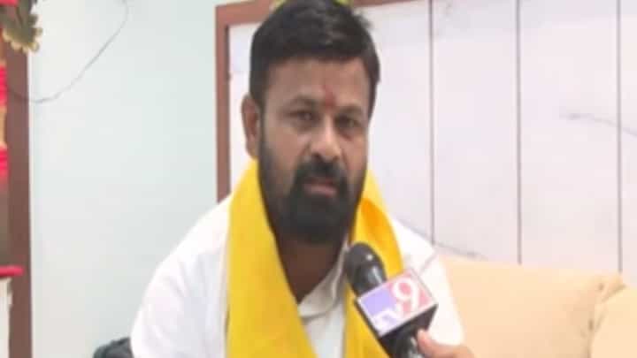 आत्तापर्यंत 7 ते 8 वेळा हल्ले, मी मेलो तरी... ; लक्ष्मण हाकेंचा खळबळजनक दावा आत्तापर्यंत 7 ते 8 वेळा हल्ले, मी मेलो तरी... ; लक्ष्मण हाकेंचा खळबळजनक दावा