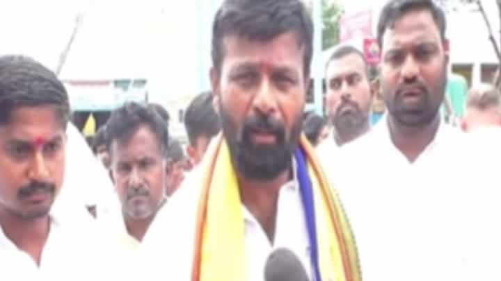 बीडमधील घटनेला सरकार जबाबदार! लक्ष्मण हाके यांचा आरोप बीडमधील घटनेला सरकार जबाबदार! लक्ष्मण हाके यांचा आरोप