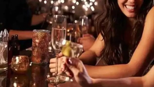 सरकारने नुकतेच  GST 2.0 सुधारणाअंतर्गत कररचनेत अनेक महत्त्वाचे बदल केले आहेत. हे बदल येत्या 22 सप्टेंबरपासून लागू होतील. नव्याने करण्यात आलेल्या जीएसटी सुधारणाअंतर्गत आता तंबाखू, तंबाखूजन्य पदार्थांवर तब्बल 40 टक्के कर आकारला जाणार आहे. 