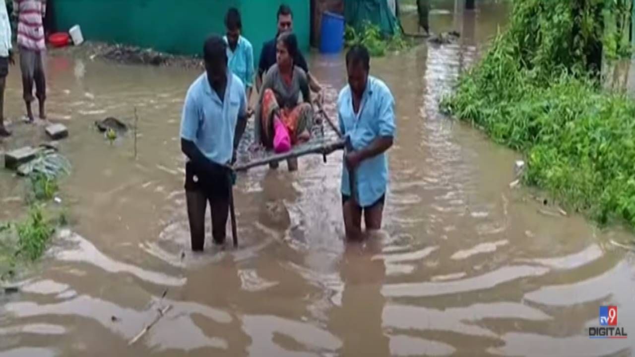 Marathwada Floods : मराठवाड्यात निसर्गाचा कहर सुरूच, मुसळधार पावसानं झोडपलं, अनेक जिल्ह्यांत पूरस्थिती