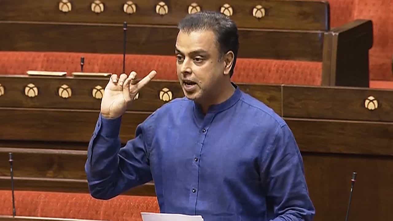 प्रत्येकाला निषेध करण्याचा अधिकार, पण...; देवरांचं मुख्यमंत्र्यांना पत्र