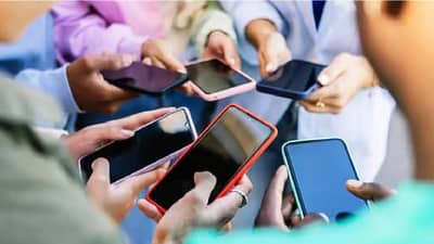 GST बदलामुळे स्मार्टफोन्स महागले का? जास्त पैसे द्यावे लागणार? जाणून घ्या