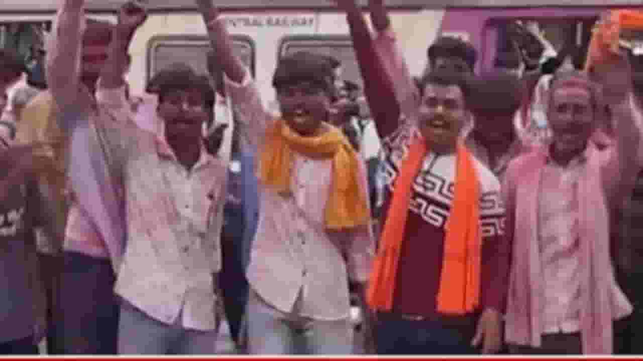 मराठे मुंबईत आले अन् जिंकून गेले! गावी निघालेल्या आंदोलकांची सीएसमटी स्थानकात गर्दी