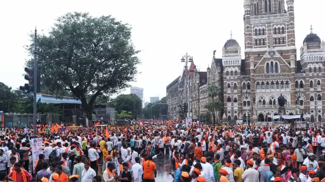Bombay High Court Hearing | गणपती उत्सवामुळे कठोर...; कोर्टात सुनावणीदरम्यान काय सुरू?