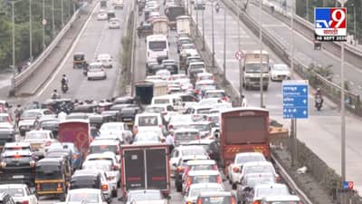 कुर्ला सीएसटी रोडवरमोठी वाहतुकीची कोंडी!