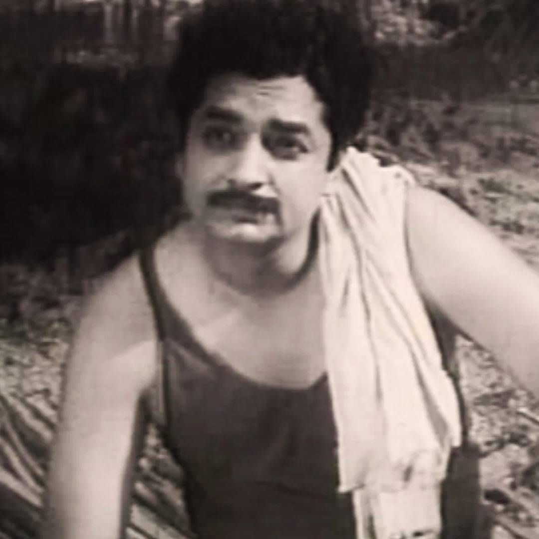 प्रेम नाजीरबद्दल असं म्हटलं जात की, त्याने एकावर्षात 30 चित्रपटांच शूटिंग केलं होतं. कुठलाही अभिनेता एका वर्षात 5-6 चित्रपटाचं शूटिंग करतो. पण प्रेम नाजीर अपवाद आहेत. प्रेम नाजीर यांनी एकदा नाही, तर दोन वेगवेगळ्या वर्षात 30 चित्रपट केले होते.