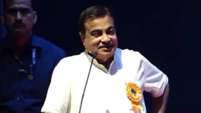 आम्ही जिथे घुसतो, तिथे आग लावल्याशिवाय राहत नाही; नितीन गडकरींची तुफान फटकेबाजी