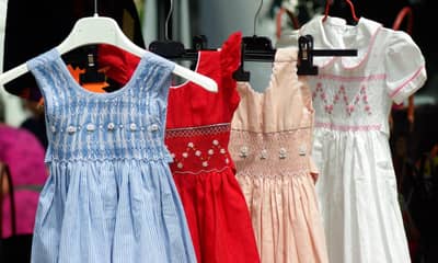 कपाटातील जुने कपडे फेकून देताय? त्यापेक्षा करा हे काम, लोक नक्कीच करतील फॉलो