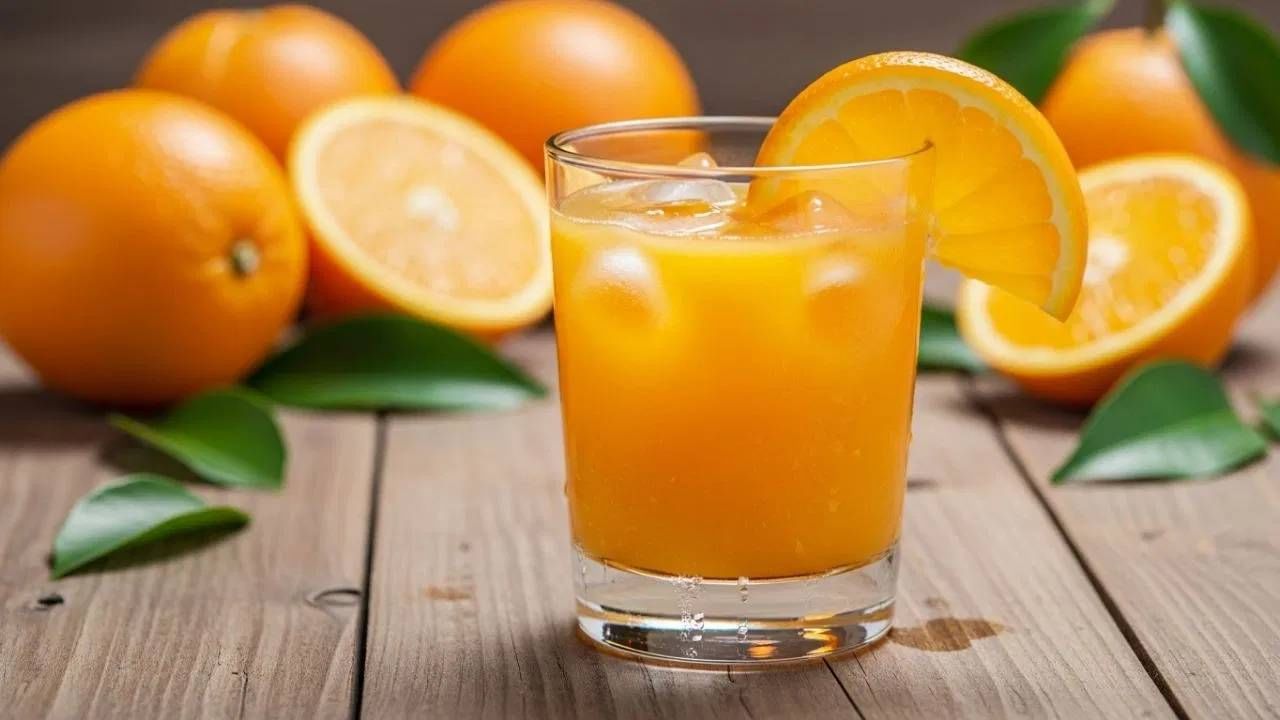  संत्रीचा ज्यूस सकाळी रिकाम्या पोटी पिल्याने पचनसंस्था संस्था सुधारण्यास मदत होते. ज्यांना पचणाच्या समस्या आहेत, अशा लोकांनी रिकाम्यापोटी ज्यूस प्यावा. 