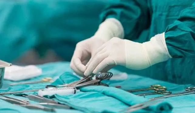 डॉक्टरांनी विज्ञानाच्या जोरावर हा चमत्कार करून दाखवला असून सध्या या व्यक्तीची प्रकृती स्थीर आहे. या रुग्णाने अगोदर अमेरिकेतील नौसेनेत नोकरी केली होती. लॉरेन्स फॉसेट असे व्यक्तीचे नाव आहे. डॉक्टरांनी त्याच्या हृदयाचे यशस्वीरित्या प्रत्यारोपण केले आहे.