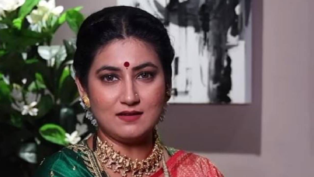 या क्षणानंतर मालिकेचा प्रवास एका नव्या दिशेने सुरू होताना दिसणार आहे. पारूच्या परिवर्तनाचा, तिच्या समर्पणाचा आणि आत्मसाक्षात्काराचा प्रवास सुरू होणार आहे. जो तिला खर्‍या अर्थाने किर्लोस्कर घरची सून बनण्याच्या दिशेने नेणार आहे. 
