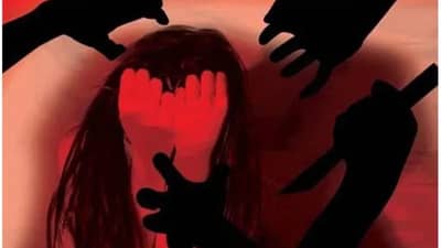 परळीत माणुसकीला काळिमा, 5 वर्षांच्या चिमुकलीवर अत्याचार, शहर बंद, हजारोंच्या संख्येने लोकं रस्त्यावर