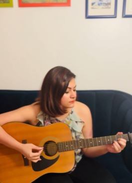 संयुक्त राष्ट्रामध्ये भारताची बाजू ठामपणे मांडणाऱ्या पेटल गहलोत या भारताच्या राजनयिक अधिकारी आहेत. त्यांचा जन्म दिल्लीमध्ये झाला. त्यांनी मुंबईतील सेंट झेवियर्स महाविद्यालयातून पदवीचे शिक्षण घेतले. त्यानंतर त्या पुन्हा दिल्लीत गेल्या. 