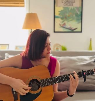 2010 ते 2012 या काळात त्यांनी दिल्ली विद्यापीठातील लेडी श्रीराम कॉलेजमधून राज्यशास्त्रात पदव्यूत्तर पदवीचे शिक्षण घतले. त्यानंतर त्यांनी 2018 ते 2020 या काळात अमेरिकेतील मोंटेरे येथे मिडिलबरी इन्स्टीट्यूटमधून लँगवेच इंटरप्रिटेनशन आणि ट्रान्सलेशनमध्ये पदव्यूत्तर पदवी घेतली.