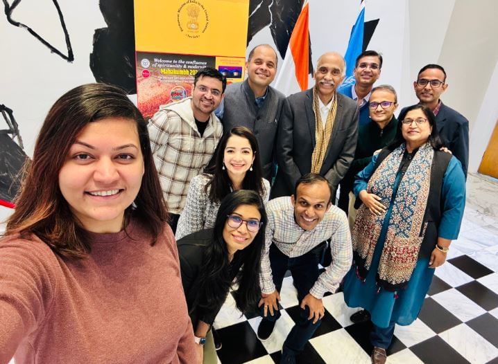 त्यांनी सर्वात अगोदर भारताच्या परराष्ट्र मंत्रालयात अंडर सेक्रेटरी म्हणून काम केले. त्यानंतर 2024 साली संयुक्त राष्ट्रामध्ये सल्लागार म्हणून काम केले.  त्यांना गिटार वाजवायला आवडते. त्या छंद म्हणून गायनही करतात. आपल्या क्षेत्रात समर्पणाने काम करून त्या भारताची बाजू लावून धरतात.    