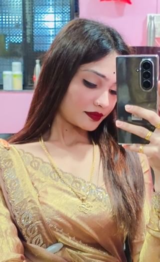 नर्तिका पूजा गायकवाड ही कला केंद्र नृत्य सादर करायची असे सांगितले जाते. अशाच एका कला केंद्रात गोविंद बर्गे आणि पूजा यांची ओळख झाली होती. नंतर या ओळखीचे प्रेमात रुपांतर झाले.