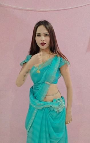 काही लोक या व्हिडीओंवर कमेंट्सही करत आहेत. तिच्या अशाच एका व्हिडीओला चाळीस हजार लाईक्स मिळाले आहेत. गोविंद बर्गे यांनी पूजाच्या प्रेमात आत्महत्या केल्याचे म्हटले जात असले तरी आता पूजा गायकवाड मात्र सोशल मीडियावर चांगलीच प्रसिद्ध झाली आहे. 