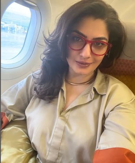 तसेच आपला संघ पहलगाममध्ये मृत्यूमुखी पडलेल्या पर्यटकांना आदरांजली अर्पण करण्यासाठी दोन मिनिटांचे मौन बाळगेल, अशीही आशा करते, असे रविना टंडनने आपल्या ट्विटमध्ये म्हटले आहे. 