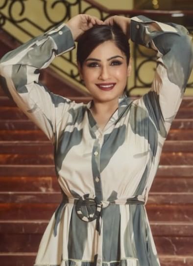 दरम्यान, आता सामना चालू झाल्यानंतर टीम इंडियाच्या दंडावर कोणतीही काळी फित दिसली नाही. सध्या सामना चालू झाला असून पाकिस्तानने अगोदर फलंदाजी करण्याचा निर्णय घेतला आहे. 