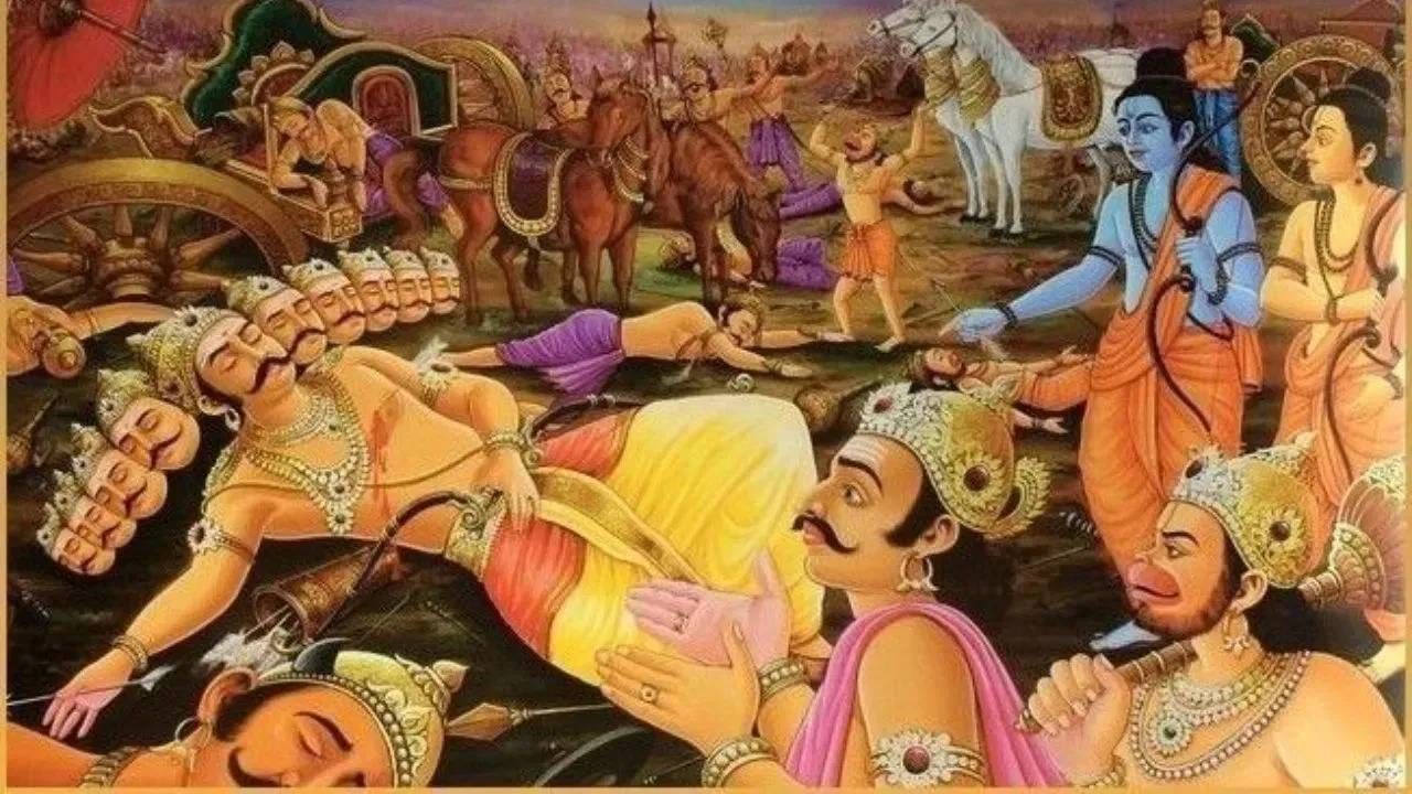 मंदोदरी ही तिच्या मागील जन्मात मधुरा नावाची एक अप्सरा होती, तिने भगवान शिव यांना मोहित करण्याचा प्रयत्न केल्यानंतर, देवी पार्वतीने तिला 12 वर्षे विहिरीत बेडूक होण्याचा शाप दिला होता. शाप पूर्ण झाल्यानंतर, ती मायासुर आणि हेमासमोर एका सुंदर मुलीच्या रूपात प्रकट झाली, ज्याला त्यांनी दत्तक घेतले आणि मंदोदरी असे नाव दिले.