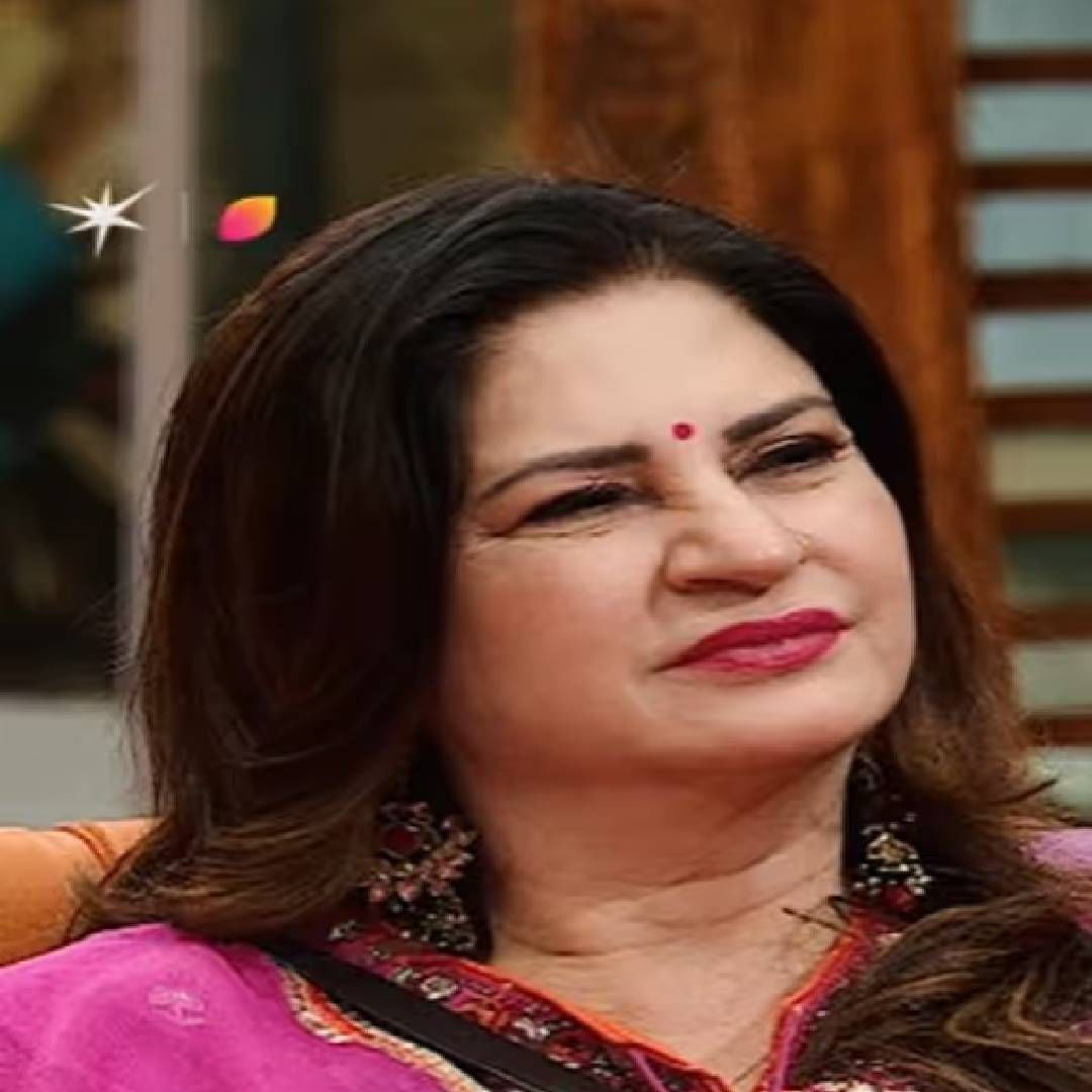 फरहाना कुनिकाला बोलते, अशनूर आणि अभिषेकचे जाऊन तळवे चाटा. म्हातारी बाई, मी माझ्या लेव्हलवर उतरले तर वीकेंडला तुमचं संपूर्ण खानदान येईल, हे लक्षात ठेव कुनिका. 