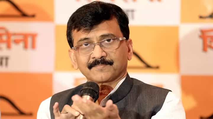 जनता सरकारला कंटाळलीय..! संजय राऊतांची सरकारवर टीका जनता सरकारला कंटाळलीय..! संजय राऊतांची सरकारवर टीका