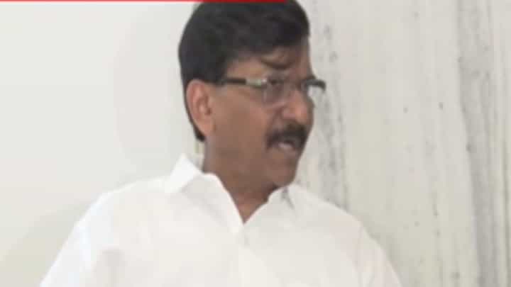 सरकारमध्ये टोकाचा संघर्ष! मंत्र्यांचे खून पडले तरी...; संजय राऊतांचं मोठं विधान सरकारमध्ये टोकाचा संघर्ष! मंत्र्यांचे खून पडले तरी...; संजय राऊतांचं मोठं विधान
