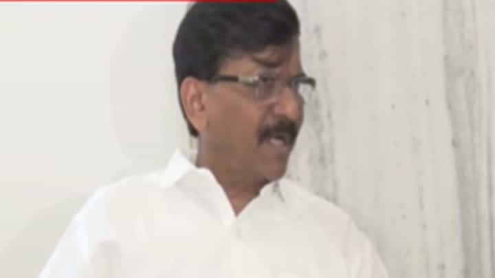 सरकारमध्ये टोकाचा संघर्ष! मंत्र्यांचे खून पडले तरी...; संजय राऊतांचं मोठं विधान सरकारमध्ये टोकाचा संघर्ष! मंत्र्यांचे खून पडले तरी...; संजय राऊतांचं मोठं विधान