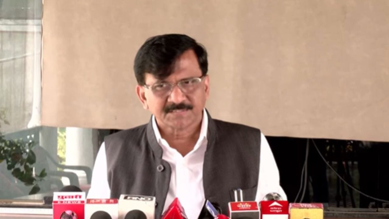 जरांगेंच्या मुंबईतल्या आगमनानंतर भाजपची भाषा बदलली! संजय राऊतांची टीका