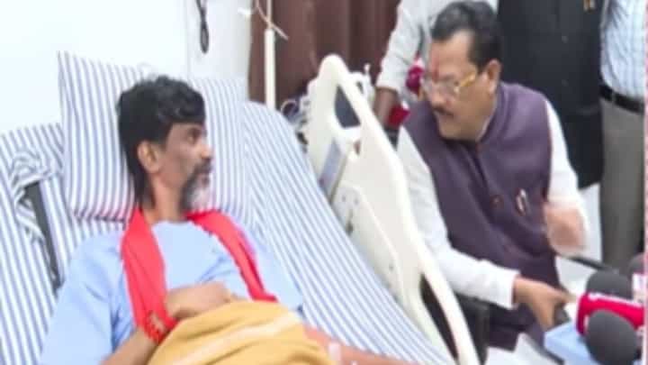 मंत्री संजय शिरसाट यांनी मनोज जरांगे पाटीलांची घेतली भेट मंत्री संजय शिरसाट यांनी मनोज जरांगे पाटीलांची घेतली भेट
